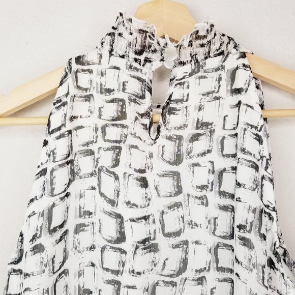 Essentials by Milano Smocked Sleeveless Blouse - Picture 5 of 12